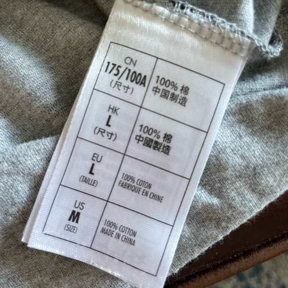 Disney Parks Pirates of the Caribbean men’s tee shirt - Picture 4 of 4